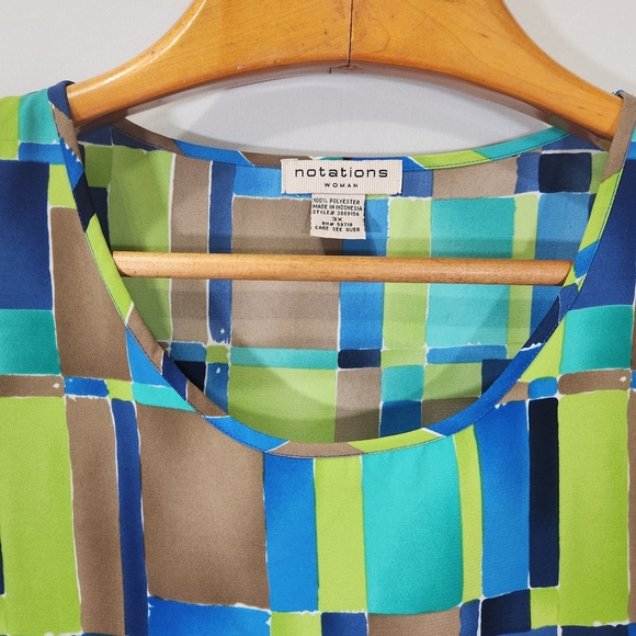 Colorful Geometric Women's Top - Picture 2 of 9